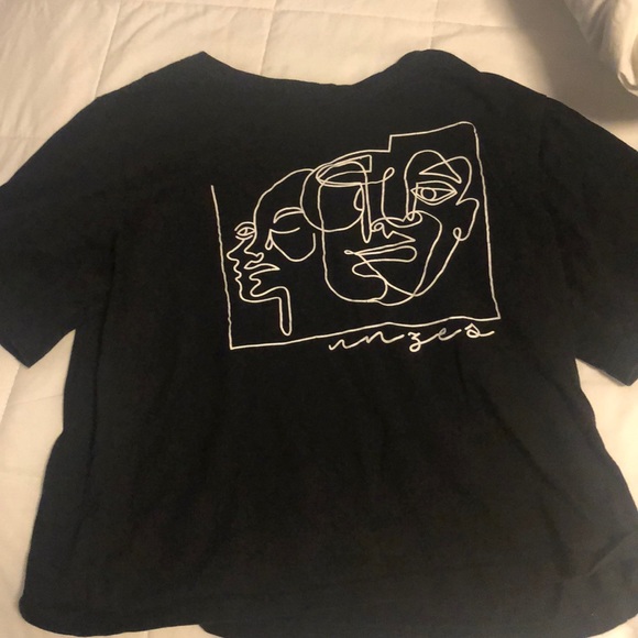 Cute graphic white black shirt with sketch people - Picture 1 of 4